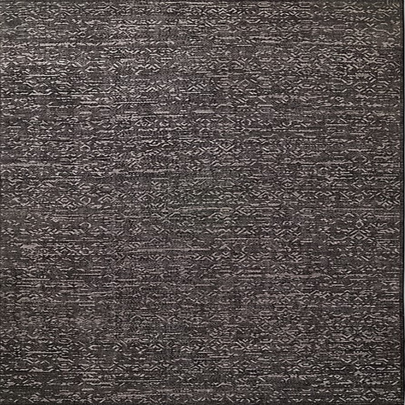 Tapis noir, Carré 8 pi