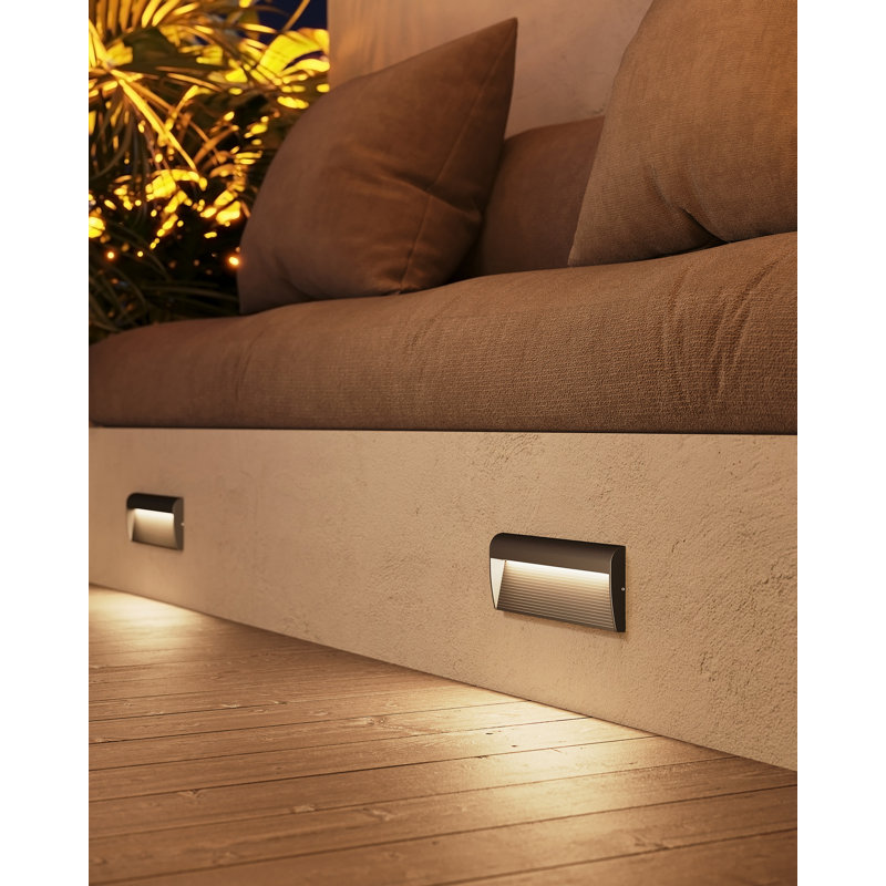 Casa Aluminum LED Wall Light, Black
