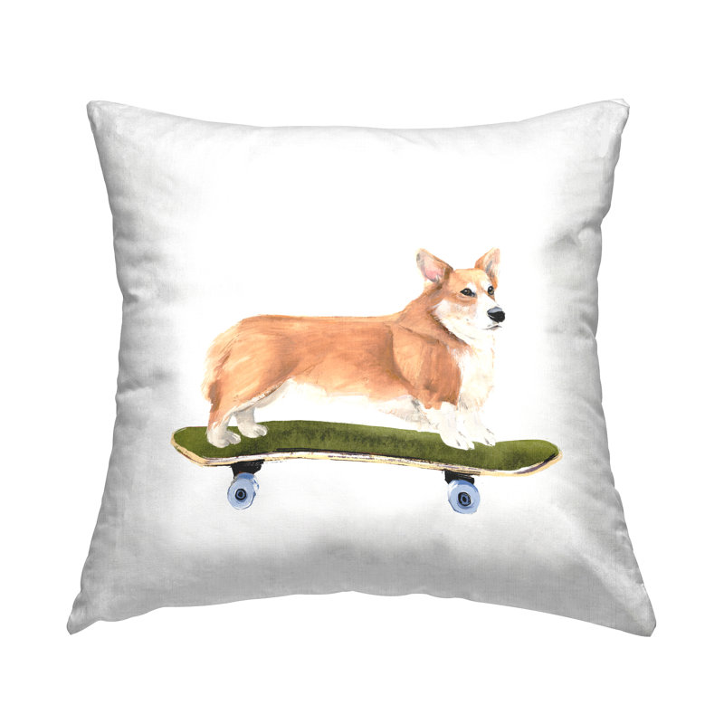 Coussin décoratif Playful Corgi Pet On Green Skateboard par Annie Warren