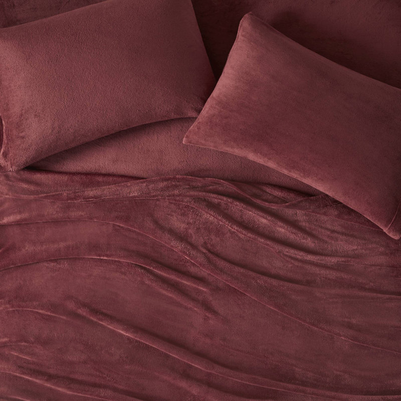 Burgundy Plush Polyester Queen Sheet Set with Pillowcases