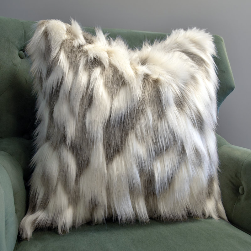 Taie d'oreiller en fausse fourrure de renard saharien Thomas Collection®, Square 16"