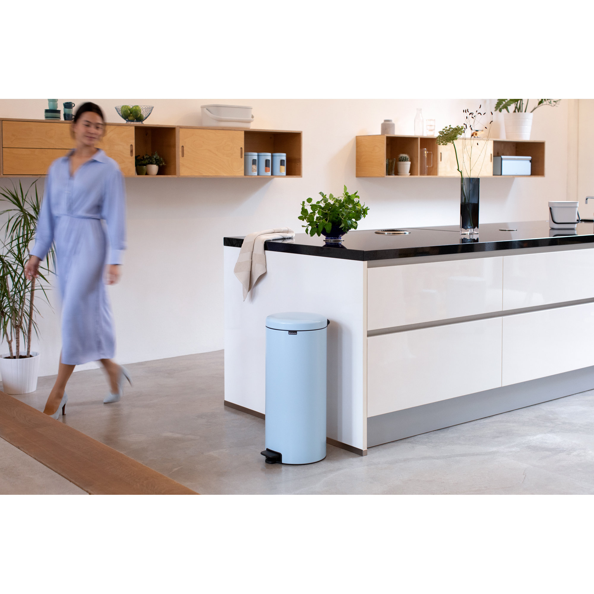 Brabantia NewIcon Step On Trash Can, 8 Gallon (30 Liter), Dreamy Blue