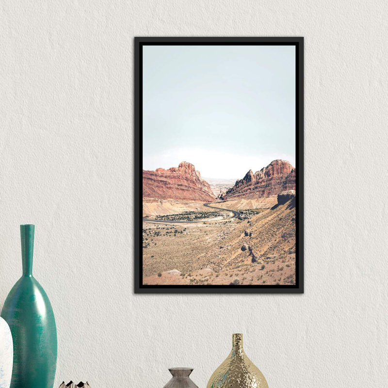 Photographie « arizona road », H 26 po x l 18 po x P 1,5 po, Toile avec cadre noir