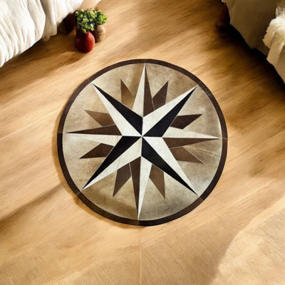 Tapis rond en peau de vache avec patchwork étoile du Texas pour décor de salon et de maison de ferme rustique