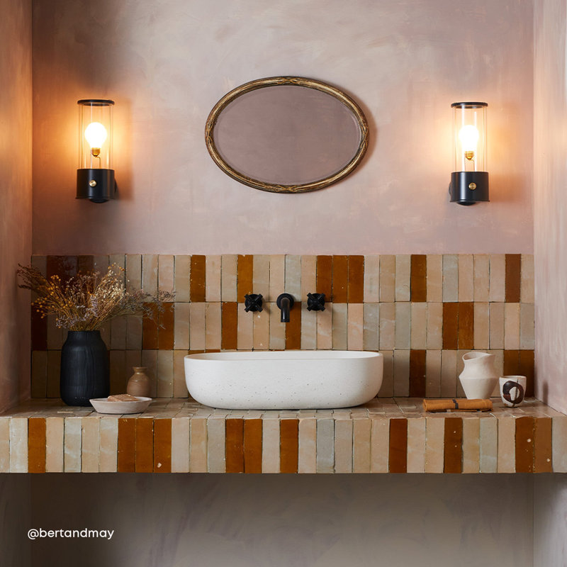Muse 1 - Light Wallchiere, Hackles Black