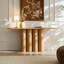 Console moderne avec pieds cylindriques uniques pour le hall d'entrée et le salon-505783079