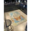 Tapis décoratif beige à motif bleu traditionnel de la collection Barcelona-494799778