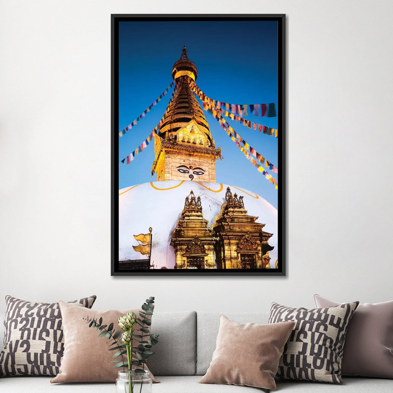 «Monkey Temple At Dawn», Katmatu, Népal par Matteo Colombo - impression sur toile tendue, H 26 po x l 18 po x P 1,5 po