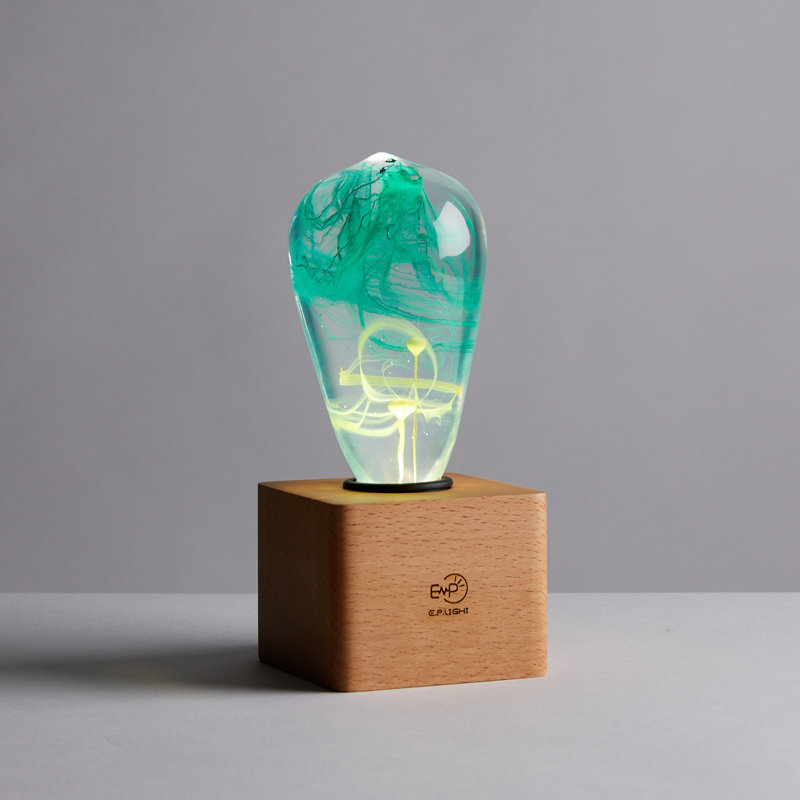 Lampe de table en bois 6,3 po