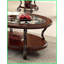 Table basse traditionnelle en cerisier brun avec pattes décoratives en métal Tablette inférieure ouverte pour le salon