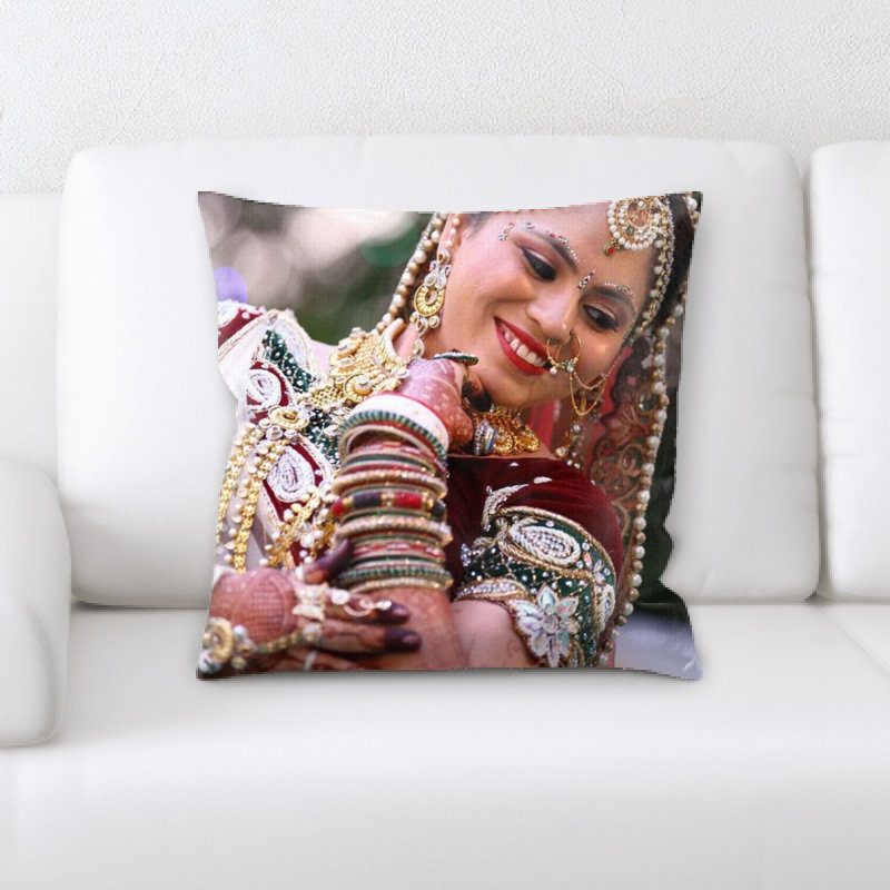 Coussin en femme indien