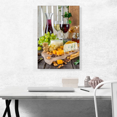 «Cheese Platter Wine Restaurant», reproduction de photo sur toile tendue