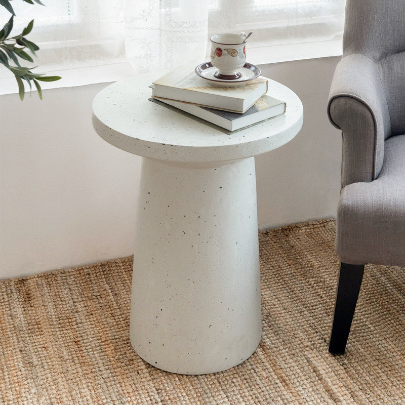 Table d'appoint ronde blanche en oxyde de magnésium de style terrazzo, pour l'intérieur et l'extérieur