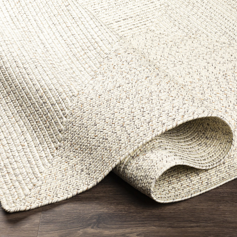 Tapis crème intérieur / extérieur Leroux, Oval 6 pi x 9 pi