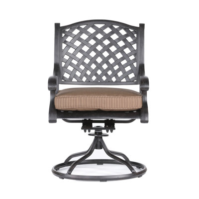 2 chaises de patio pivotantes pour l'extérieur, brun. Confortable et durable. Weather - Fabrication et coussins. -. Pour les jardins, les terrasses et les vérandas. Aluminium rempli de mousse. 24 po de profondeur, 27 po de largeur, 36 po