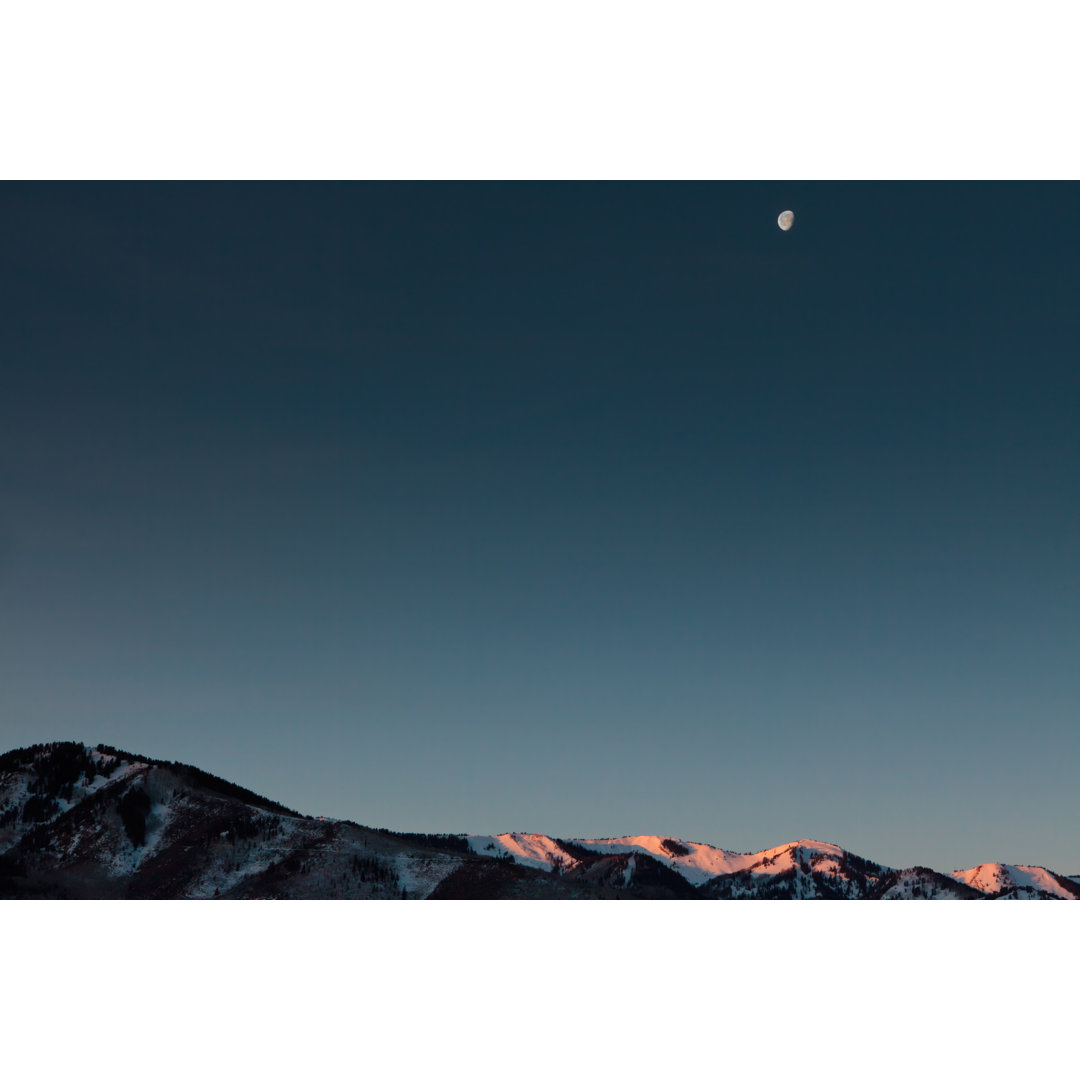 Moon Over The Wasatch Range von Rhyman007 - Kunstdrucke auf Leinwand