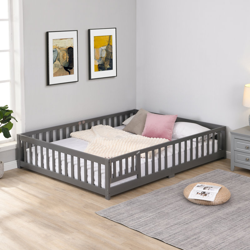 Lit simple au sol avec clôture et porte, lit au sol avec barrières de sécurité , gris