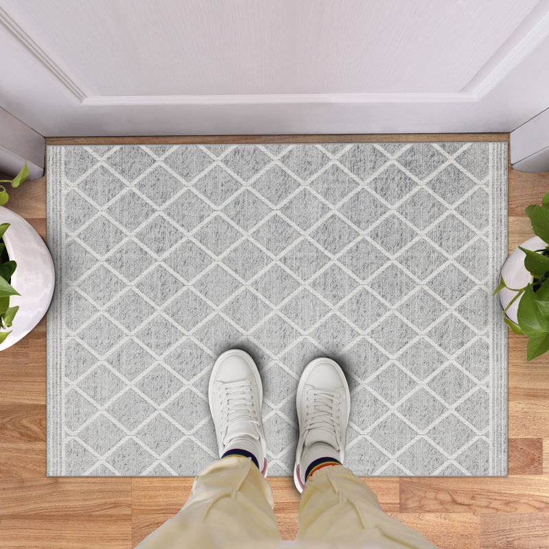 Lusko Tessa Distressed Machine Washable Area Rugs, Rectangle 2' x 3', Gray Ivory