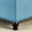 Rangement bleu avec intérieur spacieux et boutons décoratifs