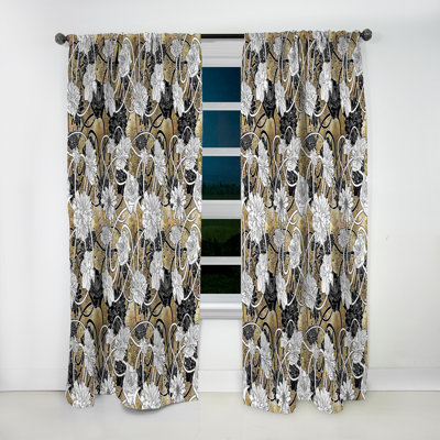 Panneau de rideau simple occultant avec fleurs blanches et roses noires sur fond blanc