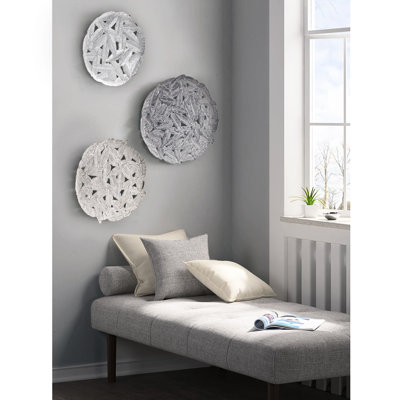 Grey Textured Feather Wall Decor - 3 Metal, 20", 17.25", 14.25" , Indoor Mounting, Hook Ring Hangers Metal Disc, Display, Rings