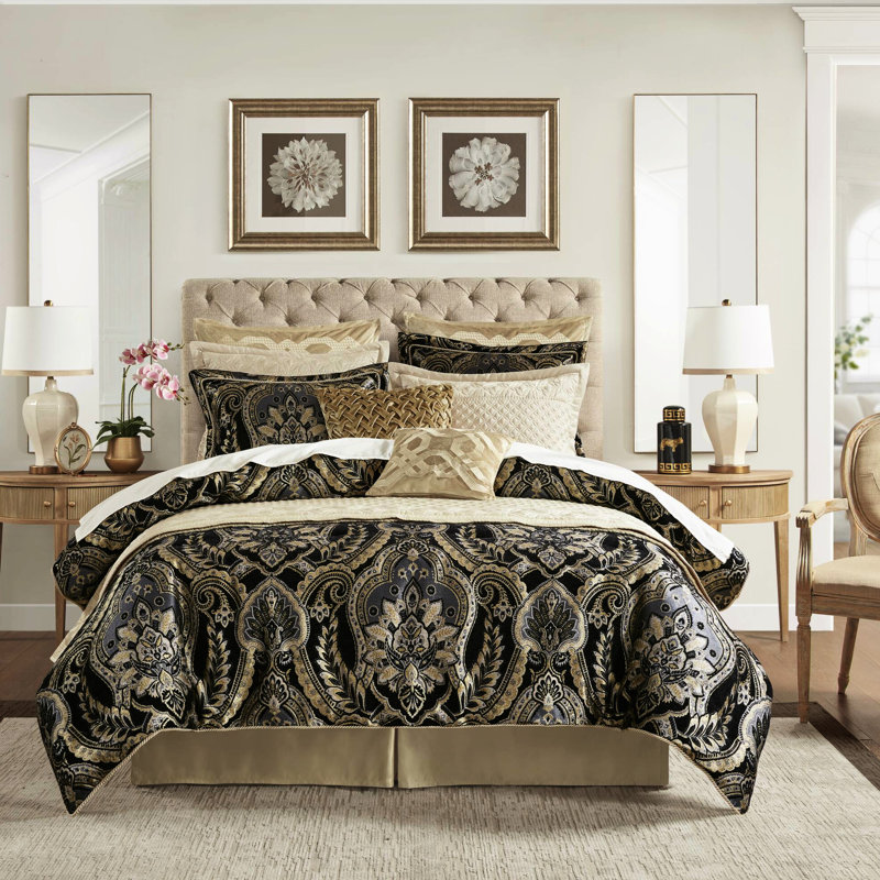 Édredon pour grand lit 4 pièces avec processus amélioré pour la fermeté 2022 - production, fermetures à glissière cachées sur les taies décoratives, face en chenille et revers uni, satin antique, taies décoratives 