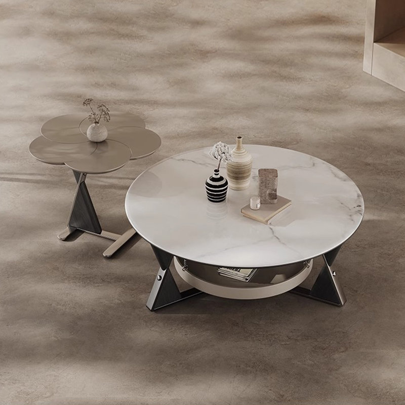 Ensemble de tables basses de style minimaliste
