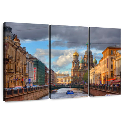 Rorry St. Petersburg Canal View