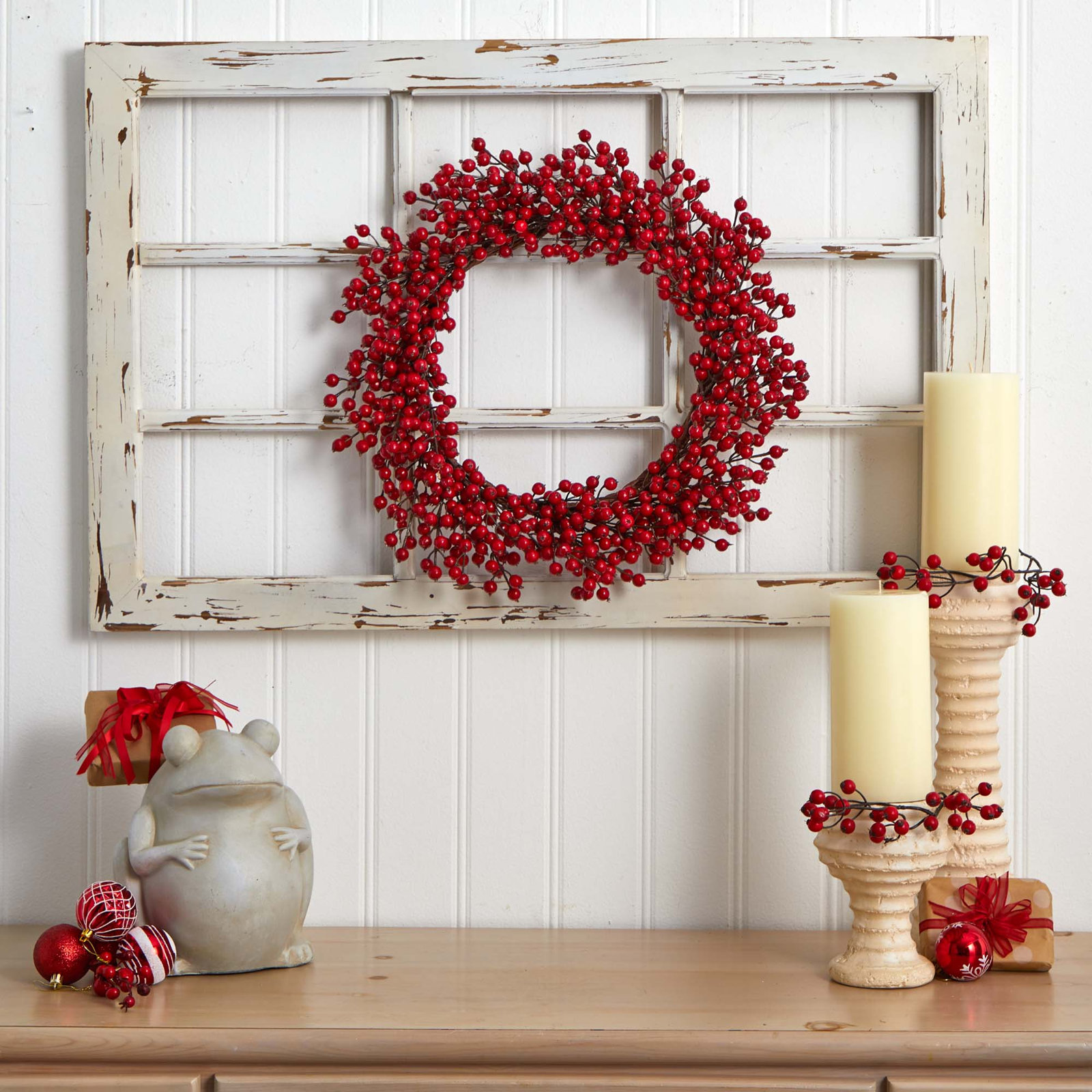 22'' Faux Berry Plastic Wreath