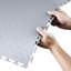 Carreaux de sol de garage à emboîtement, carreaux de garage modulaires emboîtables de 20,2 x 20,2 x 0,2 po, tapis en PVC antidérapant à motif de losanges pour atelier, entrepôt, salle d'outils, argent-124456267