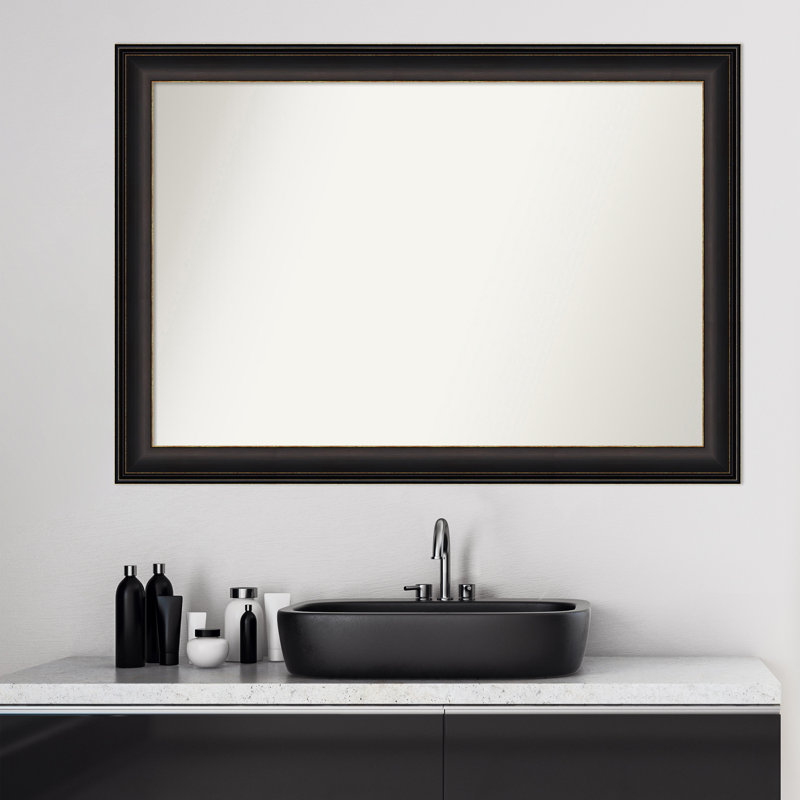Miroir de salle de bain mural non biseauté en bronze huilé Trio 22,5 po x 28,5 po Trio, H 28,5 po x l 40,5 po