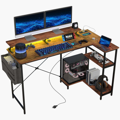 Bureau d'ordinateur de coin en L réversible brun rustique, prise de courant intégrée, lumière DEL, support pour écran et support pour unité centrale avec sac de rangement