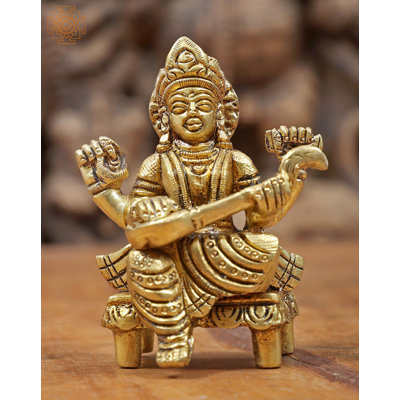 Figurine Devi Saraswati assise sur Chowki
