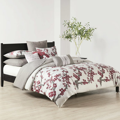 Taie décorative européenne 26 po x 26 po, 100% coton 200 Tc, plissée avec accent de broderie rouge, fermeture à glissière cachée, pour literie Cherry Blossom 26 x 26 po, 200 fils au pouce, broderie accrocheuse, rehausse