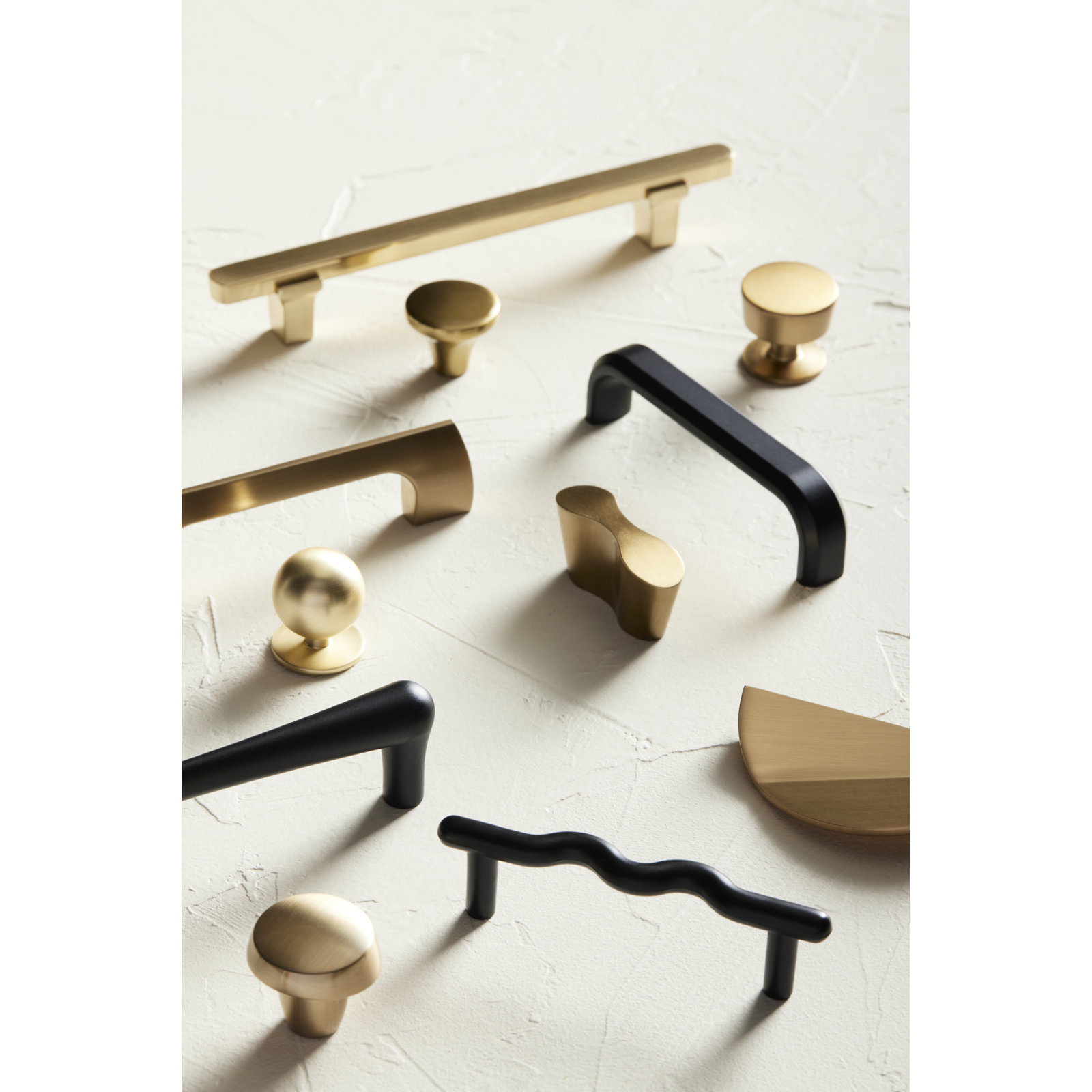 Giana 5" Solid Flat Bar Cabinet Pull, Graphite