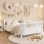 Lit plateforme double en bois pleine grandeur avec clôture de sécurité et profil bas, blanc-763259637-763259636