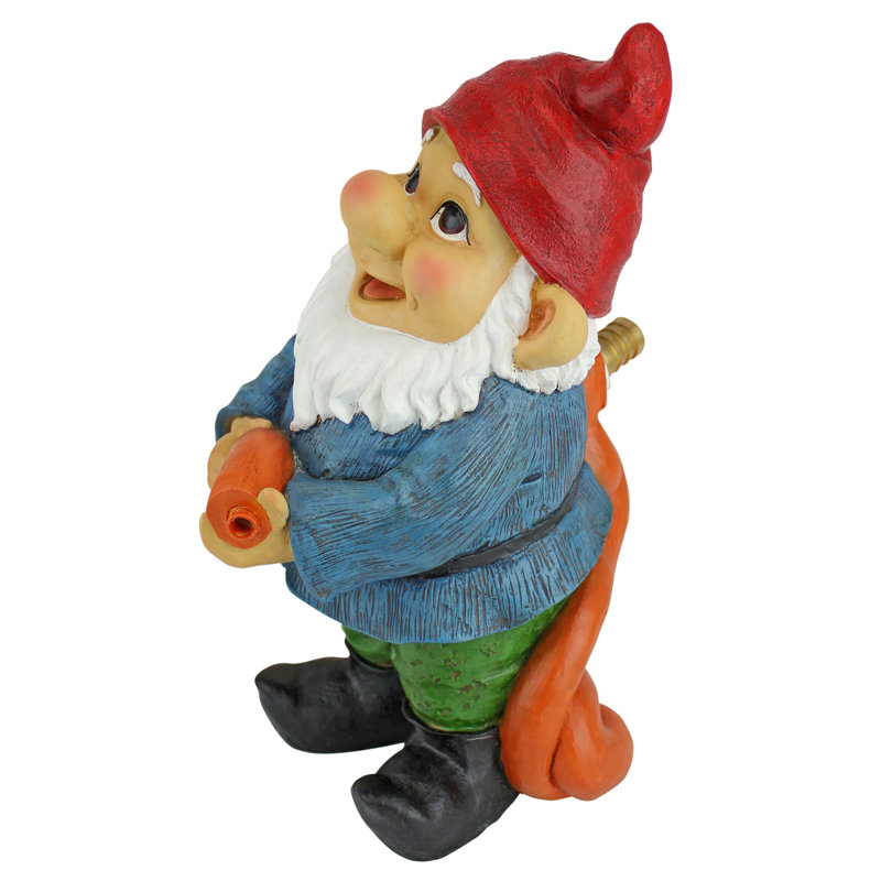 Statue d'arrosage «Hose It Off» par Harry, Gnome Spitter