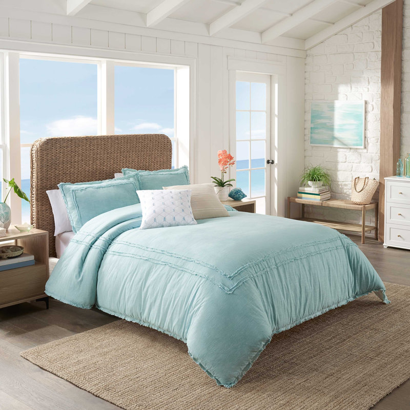 Southern Tide Bayview Comforter Set, King Comforter + 2 King Pillow Shams