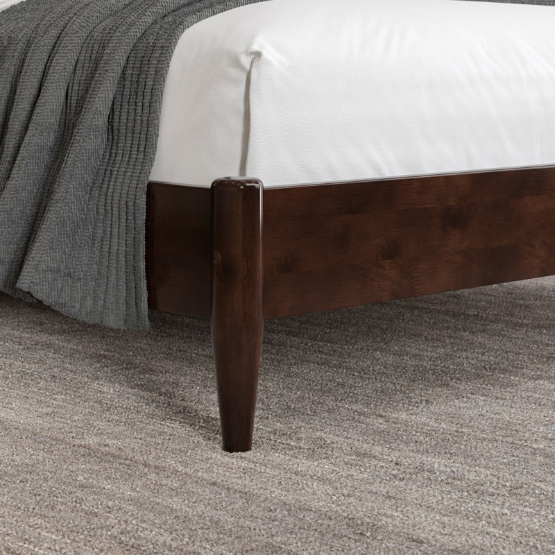 Lit plateforme en bois massif Aritra, Noyer, Simple TG