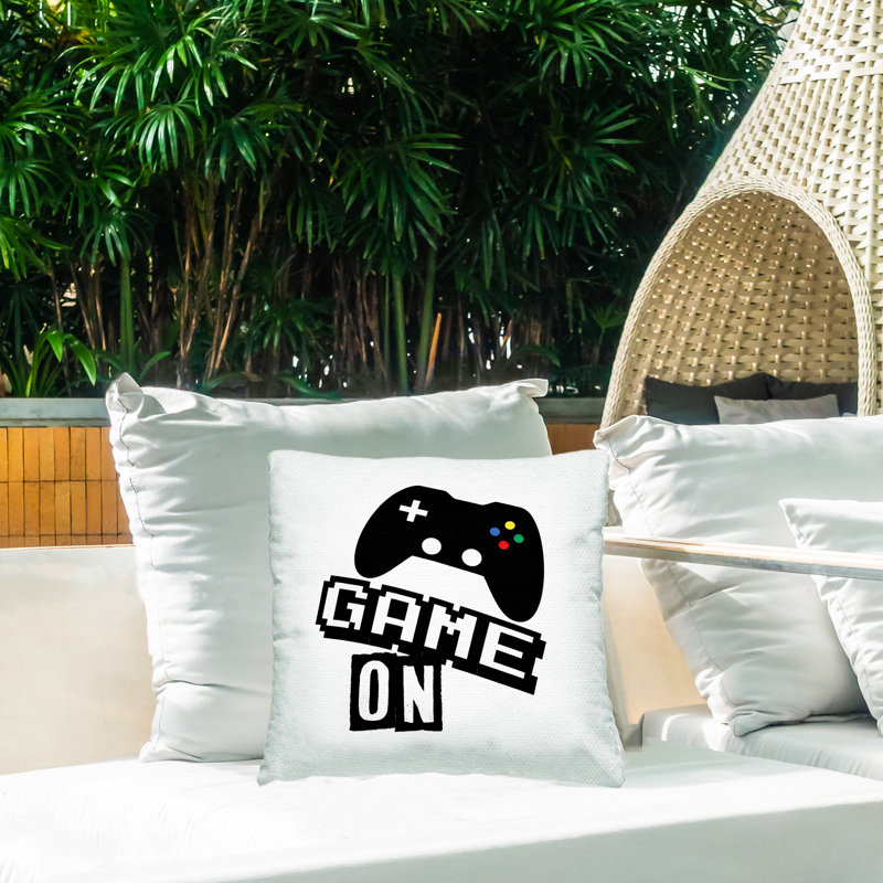 Coussin Playful Game On, imprimé par Marcus Prime