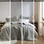 Très grand lit très tendance, simili gris et textiles, 100% extérieur à l'arrière, rembourrage-121327431