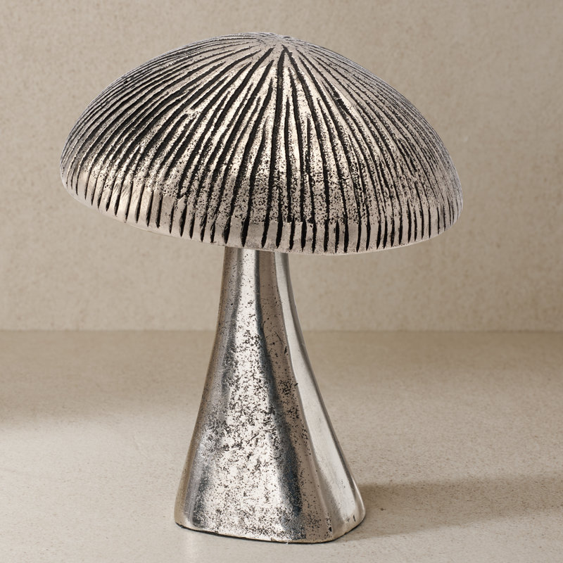 Sculpture de champignon en métal 7 po, H 7 po x l 5,5 po x P 5,5 po