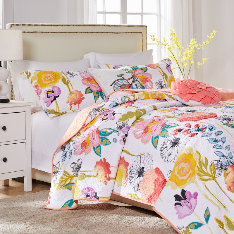 King White Cotton Reversible Floral Quilt Set