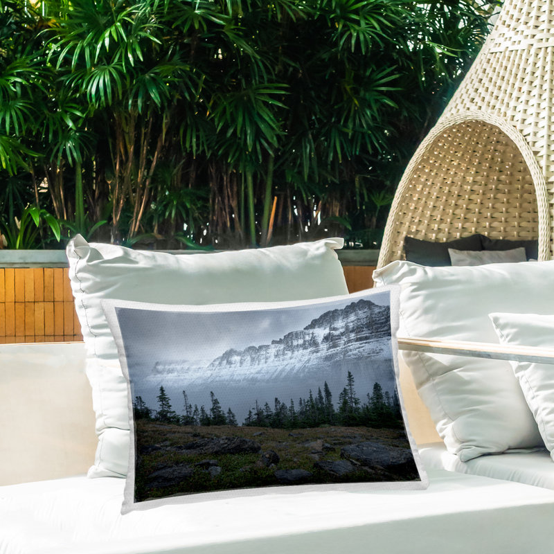 Conception de coussin décoratif pour l'extérieur First Snow Mountains
