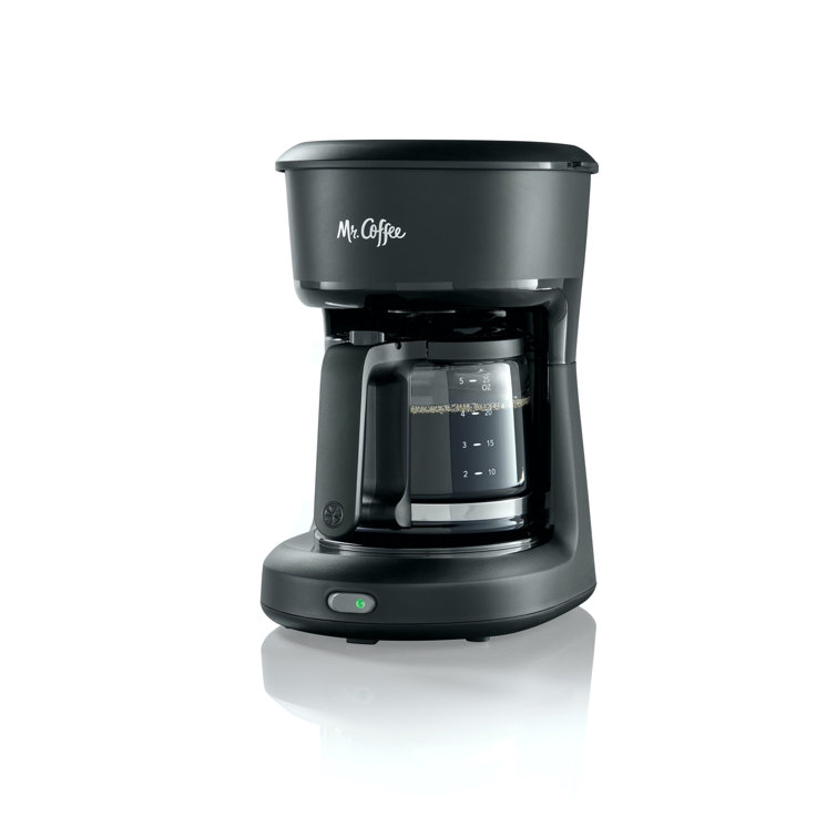 BLACK+DECKER 5-Cup Black/Stainless Residential Drip Coffee Maker in the  Coffee Makers department at