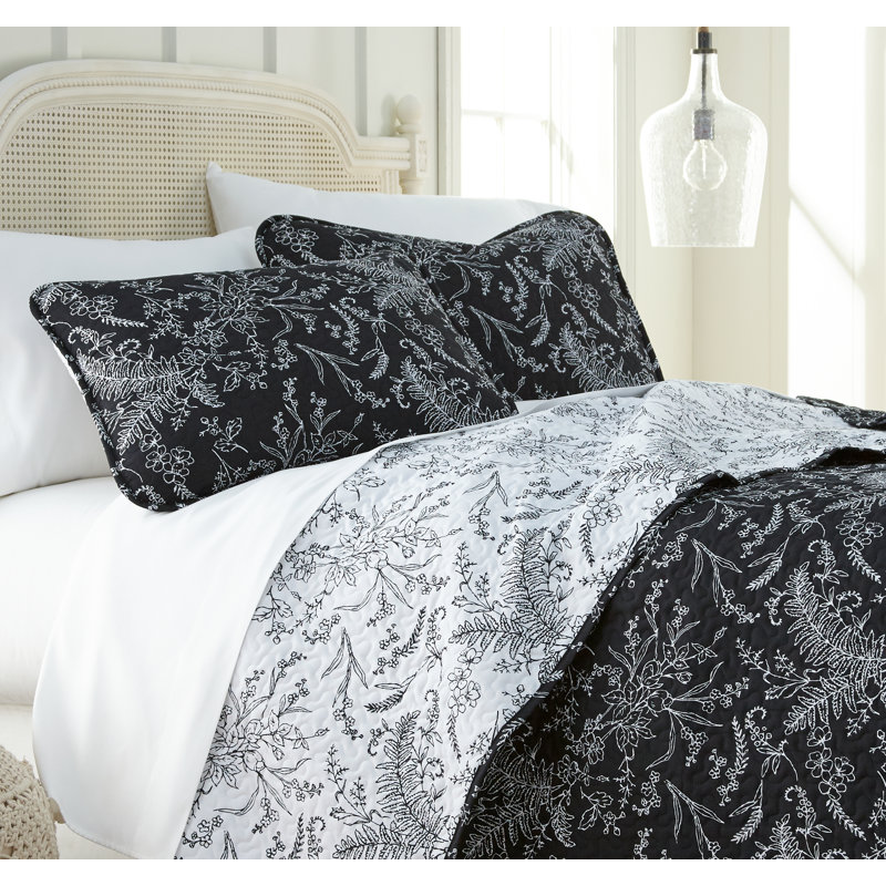 Winter Brush Black Twin Microfiber Reversible Quilt Set