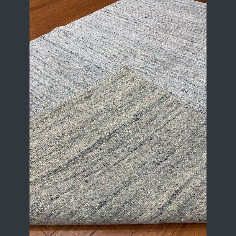 Tapis gris / blanc en laine noué à la main 5 pi x 7 pi