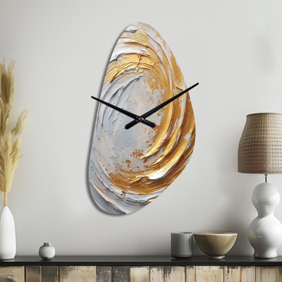 Or et crème tourbillons enchantés II - horloge murale asymétrique en spirale abstraite, impression d'horloge murale moderne de forme unique