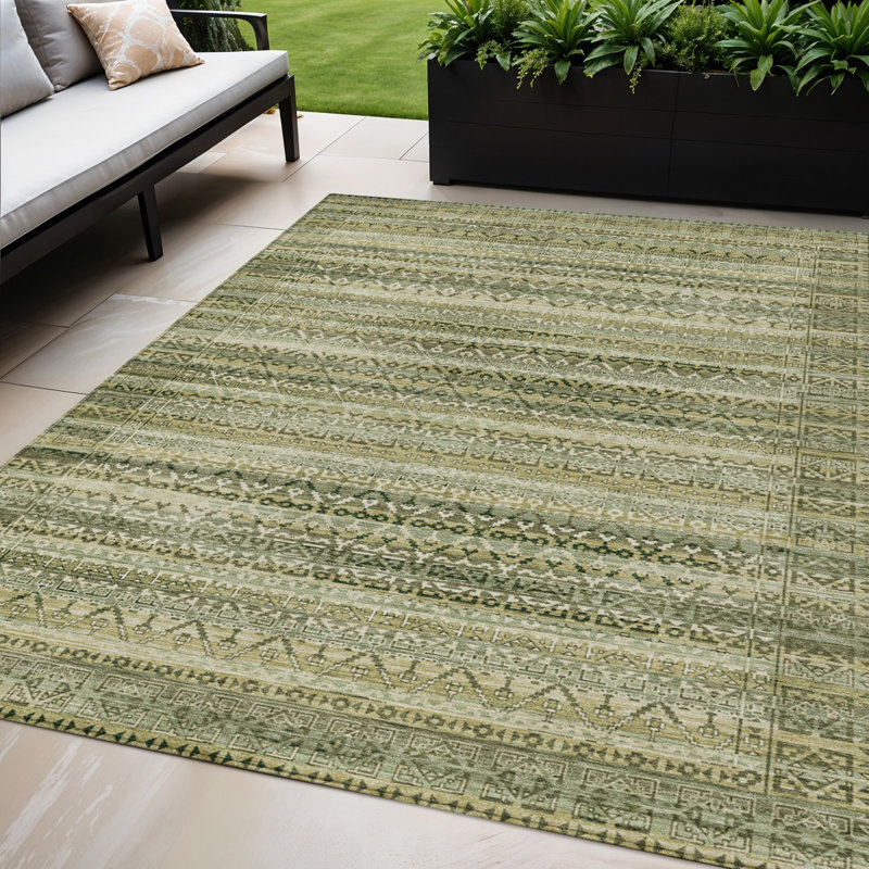 Tapis extérieur lavable rayé vert et beige 5 pi x 8 pi