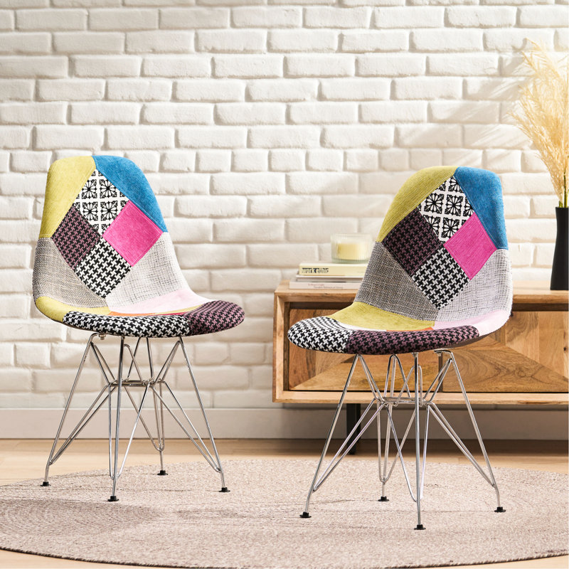 Paire de chaises de table Modern Bohemian, structure chromée et motif de revêtement géométrique coloré